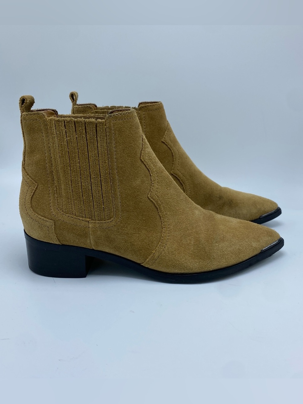 Marc Fisher size 8 Suede Chelsea Booties in Camel Tan Cowboy Boots Western